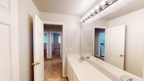 Bath - 949 Barrera St, Soledad, CA 93960 photo 2 of 6