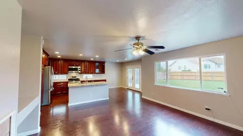 Living - 949 Barrera St, Soledad, CA 93960 photo 1 of 3