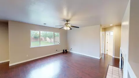 Living - 949 Barrera St, Soledad, CA 93960 photo 2 of 3