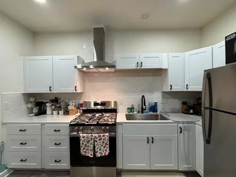Kitchen - 638 Luna Way, Soledad, CA 93960 photo 3 of 3
