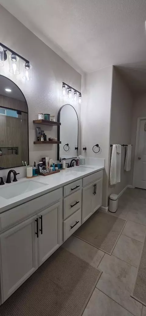 Bath - 638 Luna Way, Soledad, CA 93960 photo 1 of 5