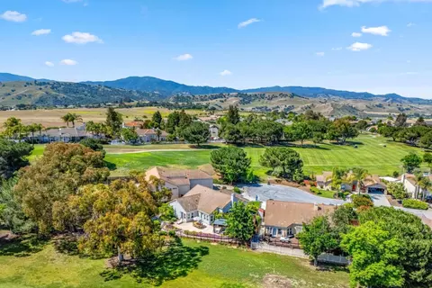 View/Area - 535 Bobbys Ln, Hollister, CA 95023 photo 3 of 9