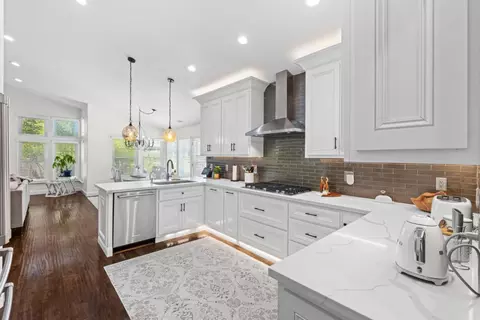 Kitchen - 535 Bobbys Ln, Hollister, CA 95023 photo 3 of 4