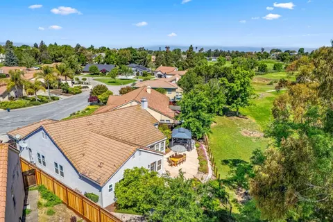 View/Area - 535 Bobbys Ln, Hollister, CA 95023 photo 2 of 9