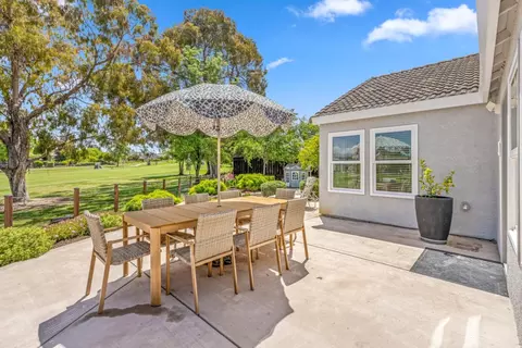 Exterior - 535 Bobbys Ln, Hollister, CA 95023 photo 3 of 14