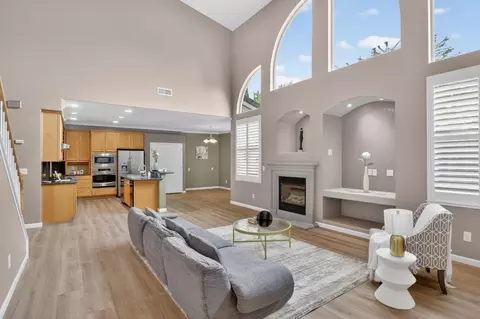 5433 Gladstone Dr, Stockton, CA 95219