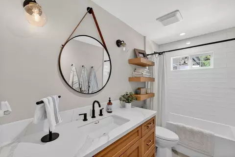 Bath - 540 Cathedral Dr, Aptos, CA 95003 photo 2 of 5