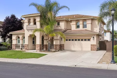 39 Escher Cir, Oakley, CA 94561