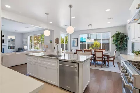 271 10th St, Marina, CA 93933