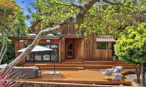 328 Cliff Dr, Aptos, CA 95003