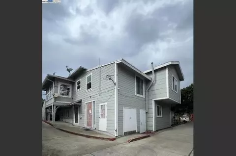 2158 High St, Oakland, CA 94601