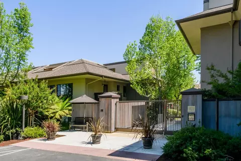 2140 Santa Cruz Ave 203, Menlo Park, CA 94025