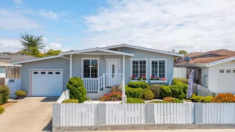 Exterior - 1714 Waring St, Seaside, CA 93955 photo 2 of 10