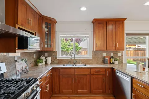 Kitchen - 1027 Grape Ave, Sunnyvale, CA 94087 photo 2 of 2