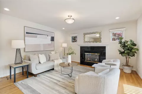 902 San Marcos Cir, Mountain View, CA 94043 photo 9