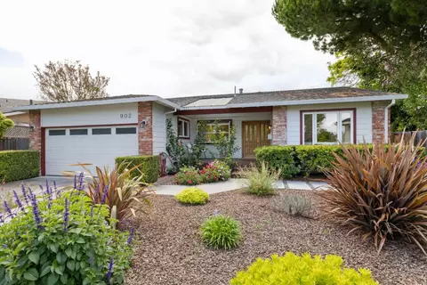 902 San Marcos Cir, Mountain View, CA 94043