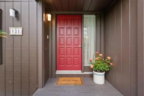 121 Tree Frog Ln 121, Santa Cruz, CA 95060
