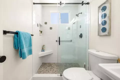 Bath - 522 Laverne Ave, Aptos, CA 95003 photo 1 of 2