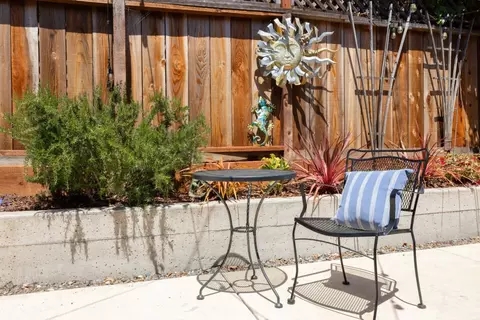 Exterior - 522 Laverne Ave, Aptos, CA 95003 photo 5 of 8