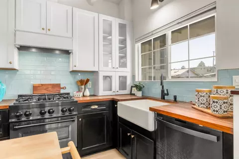 Kitchen - 522 Laverne Ave, Aptos, CA 95003 photo 2 of 3