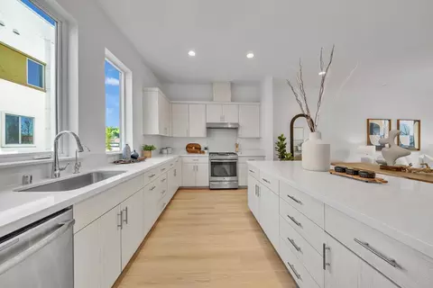 Kitchen - 7922 Regional Cmn, Dublin, CA 94568 photo 2 of 4