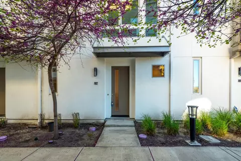 Exterior - 7922 Regional Cmn, Dublin, CA 94568 photo 5 of 6