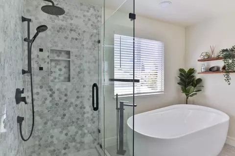 Bath - 2202 Estee Ct, San Jose, CA 95133 photo 2 of 8