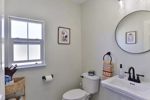 Bath - 2202 Estee Ct, San Jose, CA 95133 photo 1 of 8