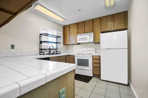 Kitchen - 920 Elgin St G, San Lorenzo, CA 94580 photo 1 of 1
