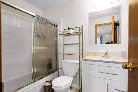 Bath - 920 Elgin St G, San Lorenzo, CA 94580 photo 1 of 2