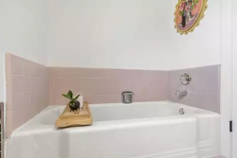 Bath - 533 Riverview Dr, Capitola, CA 95010 photo 6 of 7