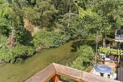 View/Area - 533 Riverview Dr, Capitola, CA 95010 photo 5 of 10