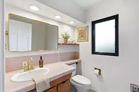 Bath - 533 Riverview Dr, Capitola, CA 95010 photo 5 of 7