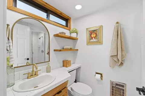 Bath - 533 Riverview Dr, Capitola, CA 95010 photo 3 of 7