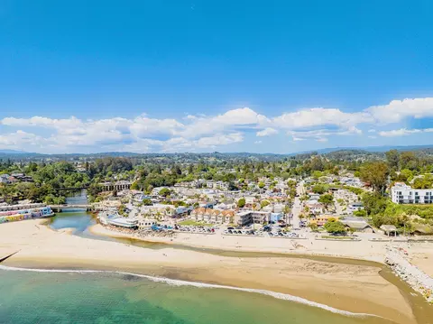 View/Area - 533 Riverview Dr, Capitola, CA 95010 photo 4 of 10