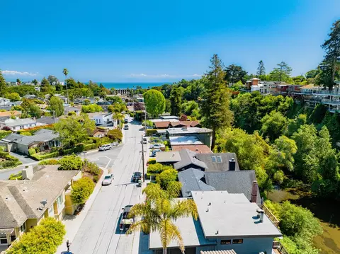 View/Area - 533 Riverview Dr, Capitola, CA 95010 photo 3 of 10