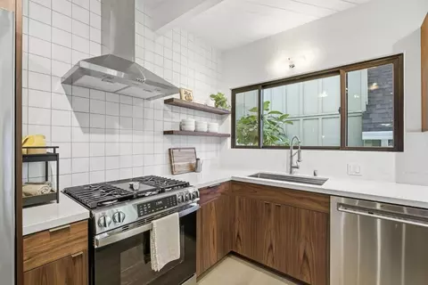 Kitchen - 533 Riverview Dr, Capitola, CA 95010 photo 4 of 6