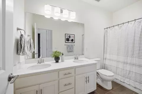 Bath - 176 E Main Ave, Morgan Hill, CA 95037 photo 4 of 4