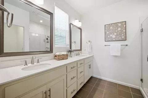 Bath - 176 E Main Ave, Morgan Hill, CA 95037 photo 3 of 4