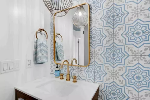 Bath - 7137 Hanford Ave, Yucca Valley, CA 92284 photo 1 of 5