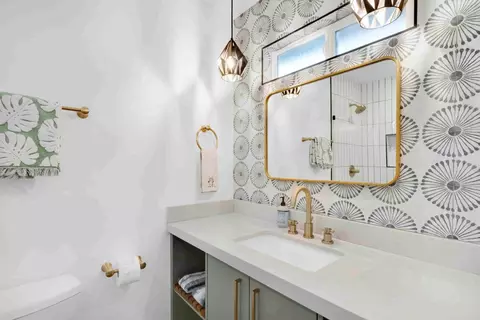 Bath - 7137 Hanford Ave, Yucca Valley, CA 92284 photo 4 of 5