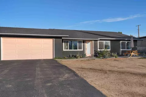 Exterior - 7137 Hanford Ave, Yucca Valley, CA 92284 photo 2 of 14