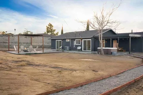 Exterior - 7137 Hanford Ave, Yucca Valley, CA 92284 photo 6 of 14