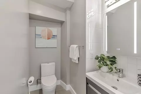 Bath - 1066 Larch Ave, Moraga, CA 94556 photo 6 of 6
