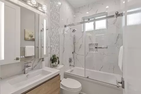 Bath - 1066 Larch Ave, Moraga, CA 94556 photo 4 of 6