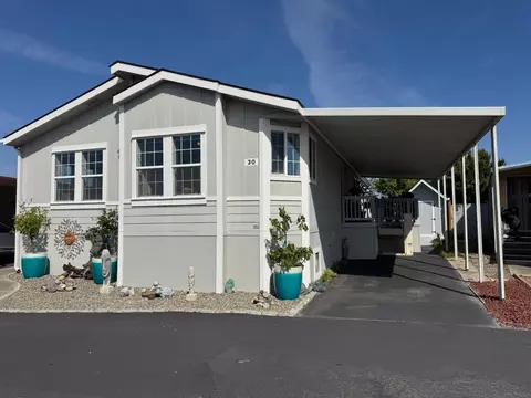 150 Kern St 30, Salinas, CA 93905