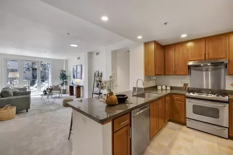 423 7th St 120, Oakland, CA 94607