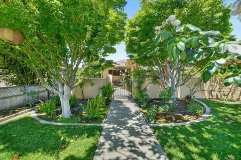 72 Henry St, Hollister, CA 95023