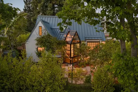 649 Seneca St, Palo Alto, CA 94301