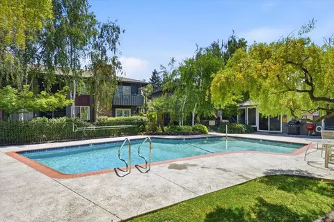 Exterior - 99 E Middlefield Rd 34, Mountain View, CA 94043 photo 3 of 10